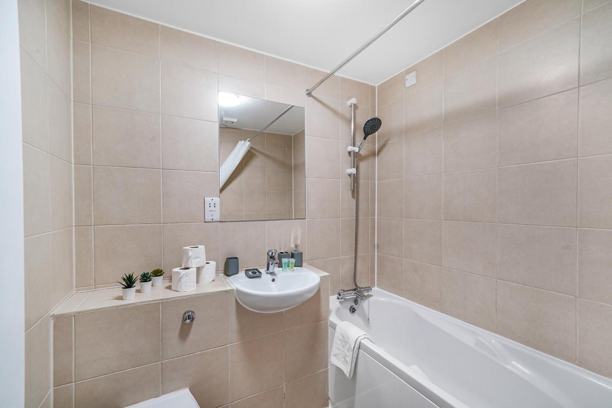 Boutique Central Hackney Abode - Balcony - Sleeps 6 Apartment ลอนดอน ภายนอก รูปภาพ